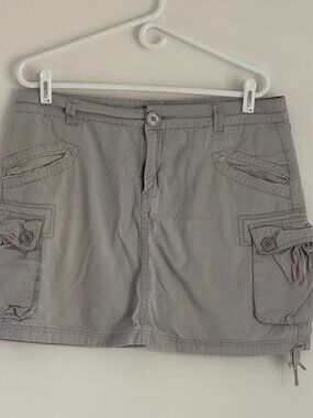 PRANA Grey Trekking Cargo Skirt with front, side and back pockets. size 10